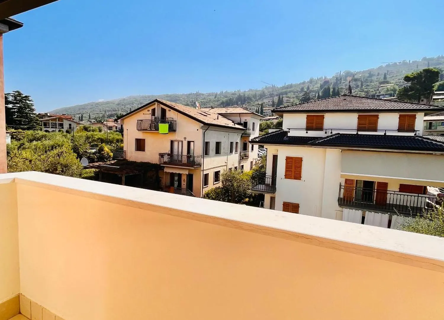 Apartment Appartamento Rosanna Torri Del Benaco Italy