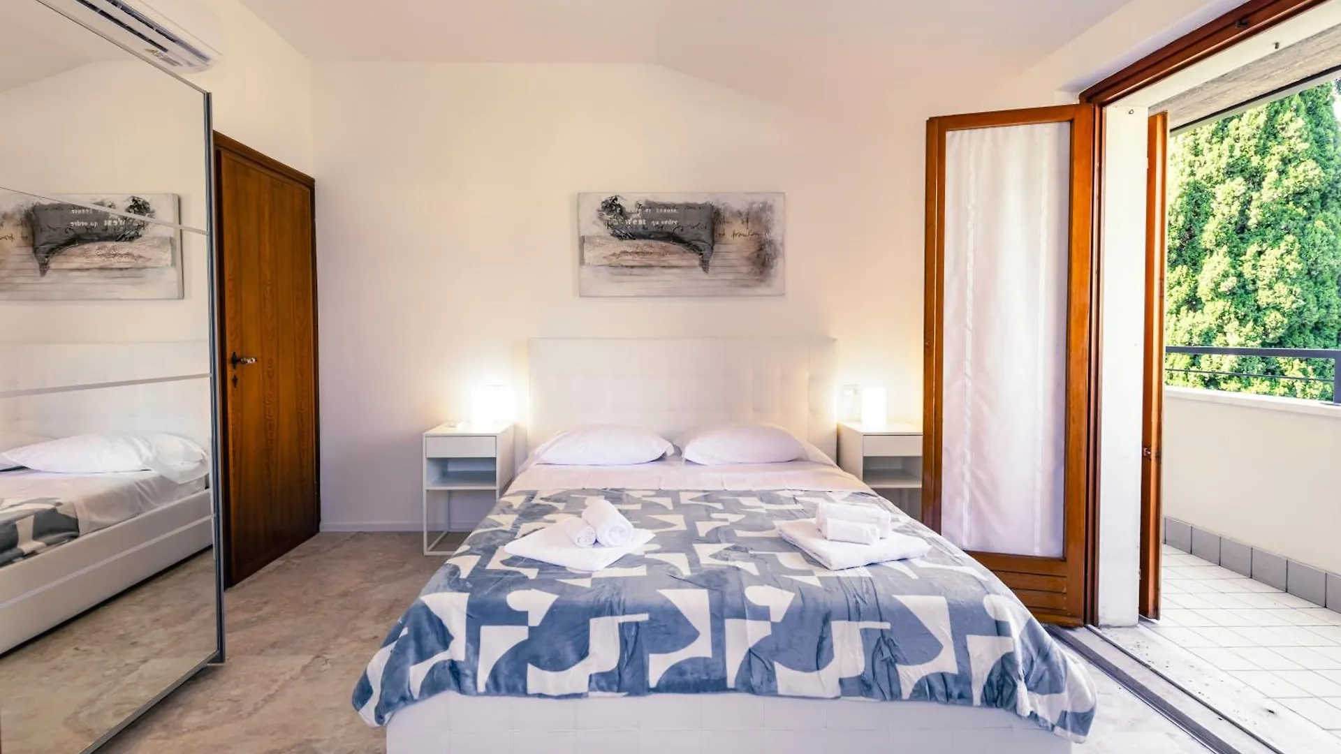 Apartment Appartamento Rosanna Torri Del Benaco